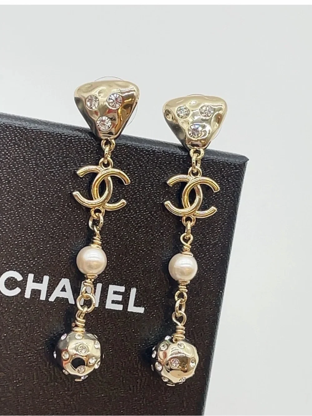 CHANEL Gold-Tone Pearl and Crystal Drop CC Earrings